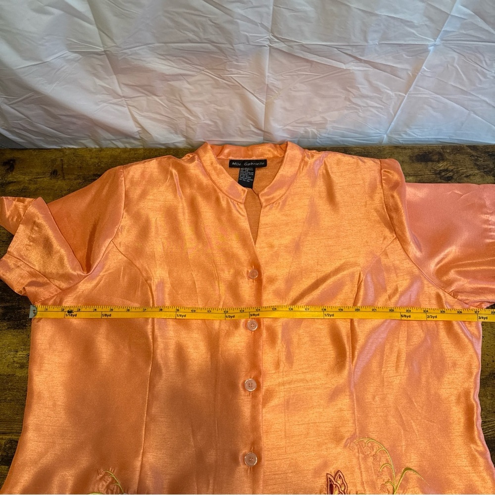Mlle Gabrielle Size 24W Coral Satin Two-Piece Set with Floral Embroidery - Picture 8 of 9